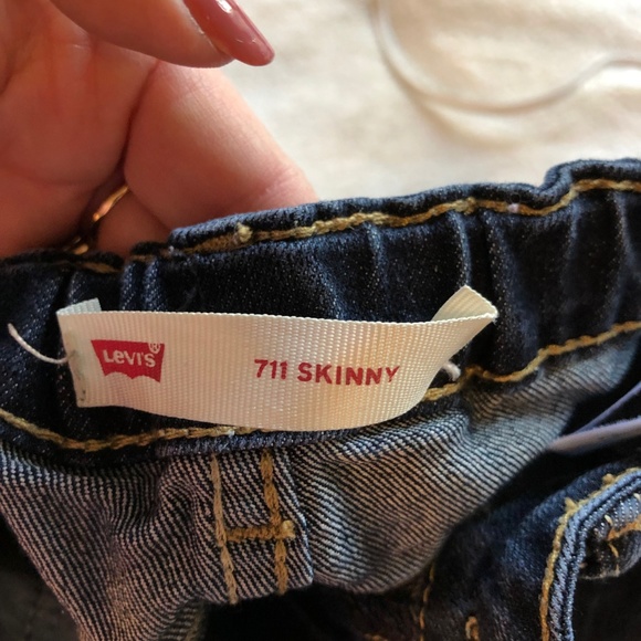 NWOT 711 Levi Skinny Jeans - Picture 3 of 3